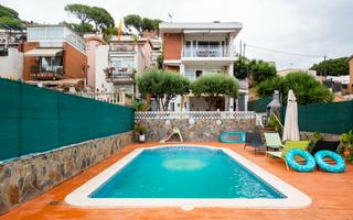 Casa  Eiximenis. Casa en venta en santa coloma de gramenet con 4 habitaciones, pi