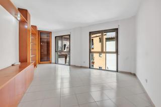 Appartement  Perill. Pis acollidor a santa clara, girona  ideal com a piedàterre per