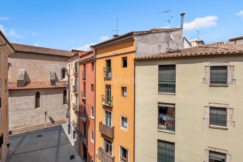 Foto c2c294fb-60b4-4b0a-8596-86fc49f3074e. Piso pis acollidor a santa clara, ideal com a piedàterre per viure la ciutat amb calma en Girona