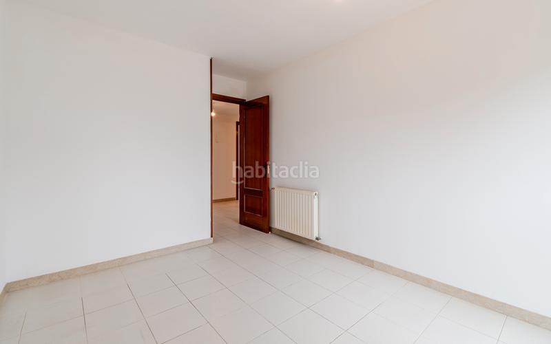 Foto ef3dbdbc-1ff3-47e1-92de-e402ed991cb8. Piso  en venta con 4 habitaciones y terraza, girona en Caldes de Malavella