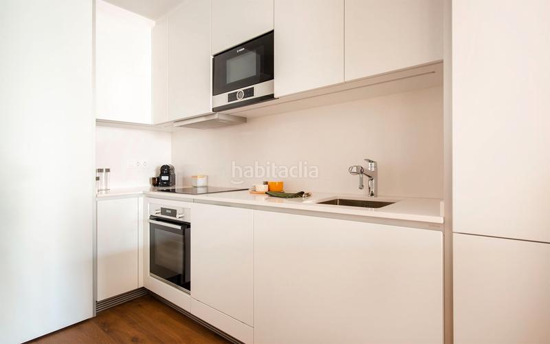 Foto 55b30054-35ba-4baf-ab66-096c305e5419. Alquiler ático  en alquiler de temporada en lantiga esquerra de leixample con 3 habitaciones, 2 baños y una gran terraza, en Barcelona