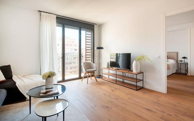 Foto d20d6dfa-88c0-428a-bd04-88171fad40b7. Alquiler ático  en alquiler de temporada en lantiga esquerra de leixample con 3 habitaciones, 2 baños y una gran terraza, en Barcelona
