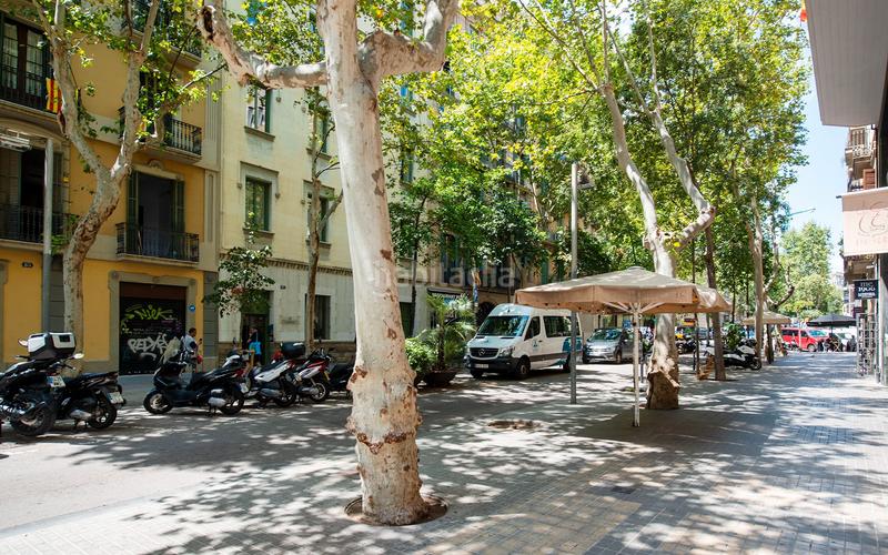 Foto f0eb4d01-84e8-4172-ad6a-8904f2fb9f89. Alquiler ático  en alquiler de temporada en lantiga esquerra de leixample con 3 habitaciones, 2 baños y una gran terraza, en Barcelona