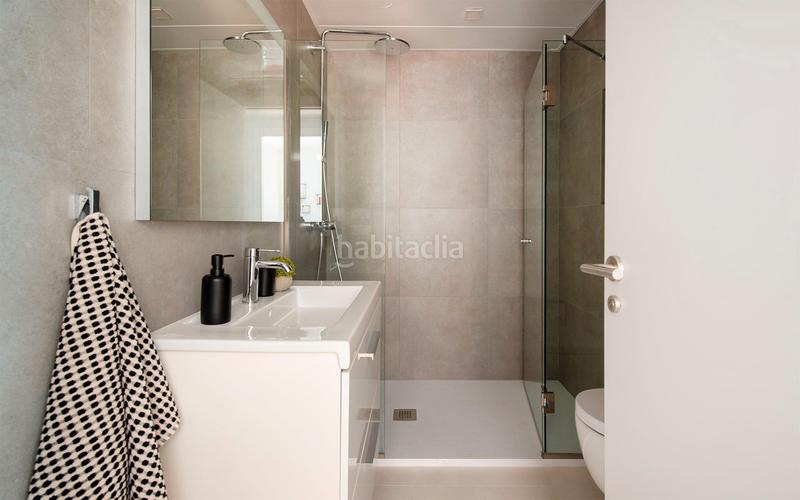 Foto 3256a2f5-ec64-4a9b-a70f-c9d694b1e953. Rent penthouse with heating in L´Antiga Esquerra de l´Eixample Barcelona