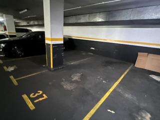 Autoparkplatz  Industria. Parquin en venta en calle industria 331