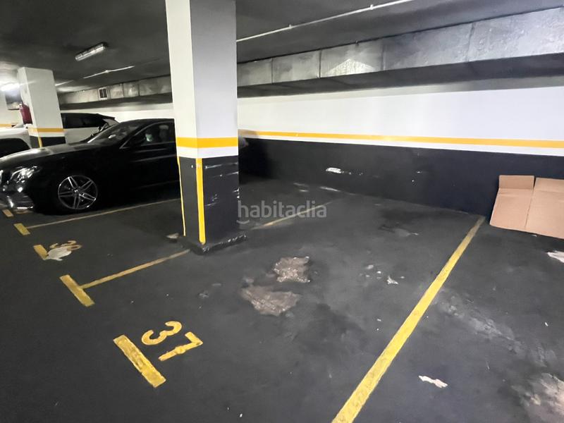 Foto f0a4d90a-3994-44e1-99f3-9bb8e7a40fd1. Parking coche parquin en venta en calle industria 331 en Barcelona