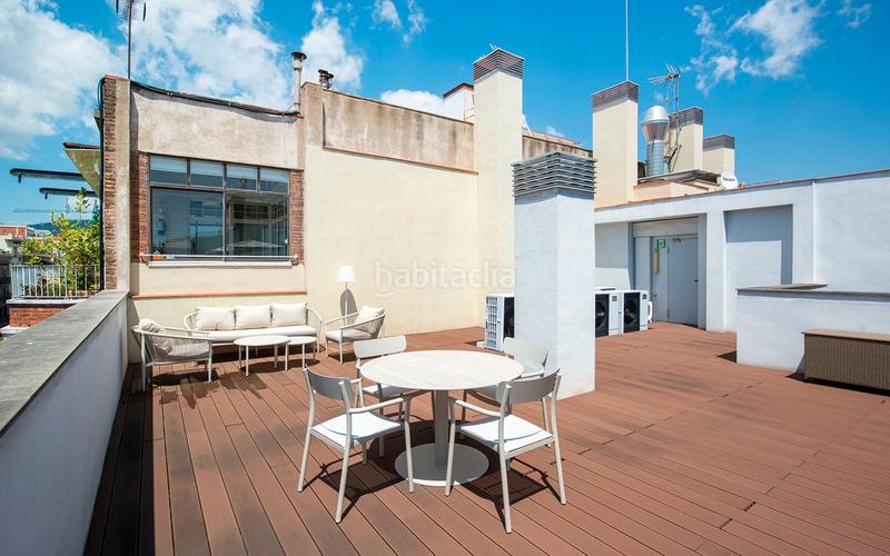 Foto 0d7ff6d8-e01f-4fca-a595-616332097090. Alquiler ático  en alquiler de temporada en lantiga esquerra de leixample con 3 habitaciones, 2 baños y una gran terraza, en Barcelona