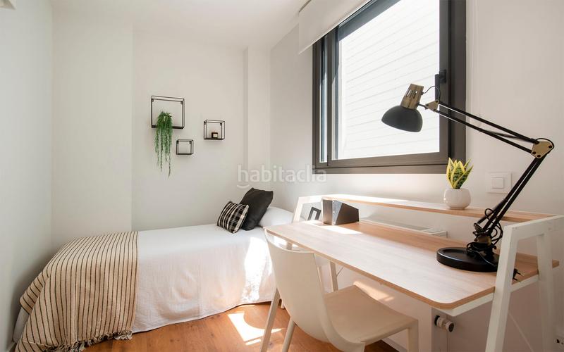 Foto 26f03f35-e7bf-49ca-adc5-8b1d29ffb52c. Alquiler ático  en alquiler de temporada en lantiga esquerra de leixample con 3 habitaciones, 2 baños y una gran terraza, en Barcelona