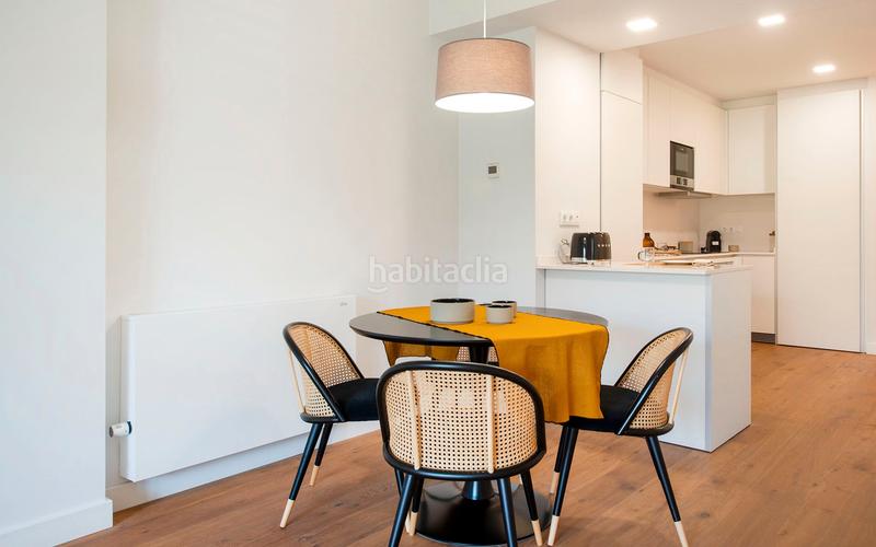 Foto 5f6b9a60-12c7-4905-a4fe-257a7e93bd3f. Alquiler ático  en alquiler de temporada en lantiga esquerra de leixample con 3 habitaciones, 2 baños y una gran terraza, en Barcelona