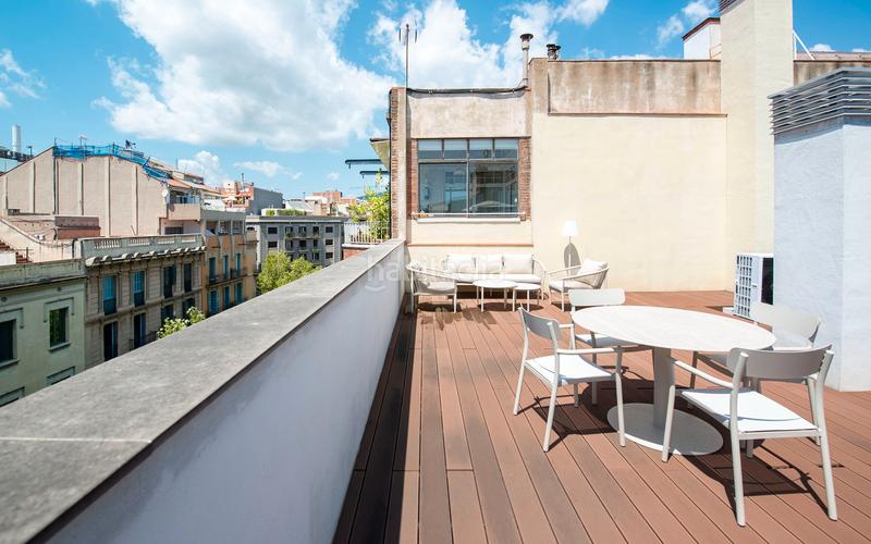 Foto b6d49731-7ea4-4b52-8eb5-6ffe52a87597. Alquiler ático  en alquiler de temporada en lantiga esquerra de leixample con 3 habitaciones, 2 baños y una gran terraza, en Barcelona