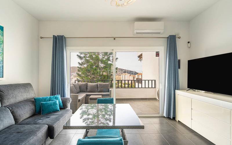 Foto adf46079-78cf-47ac-b4c0-8be6217ee16f. Dúplex ático dúplex en venta en Los Cristianos con 2 habitaciones, 2 terrazas y piscina comunitaria, en Arona