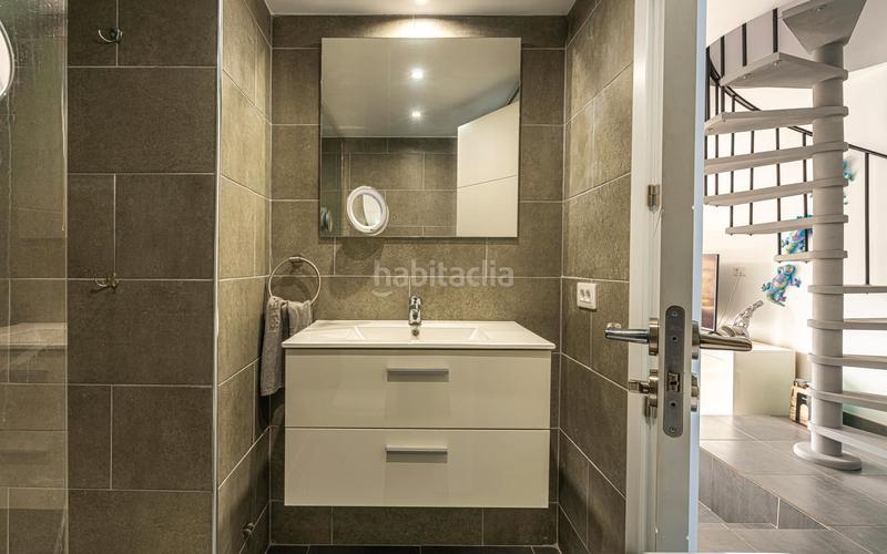 Foto b7d255d2-2bae-4e0d-b7c6-390d75eaded4. Dúplex ático dúplex en venta en Los Cristianos con 2 habitaciones, 2 terrazas y piscina comunitaria, en Arona