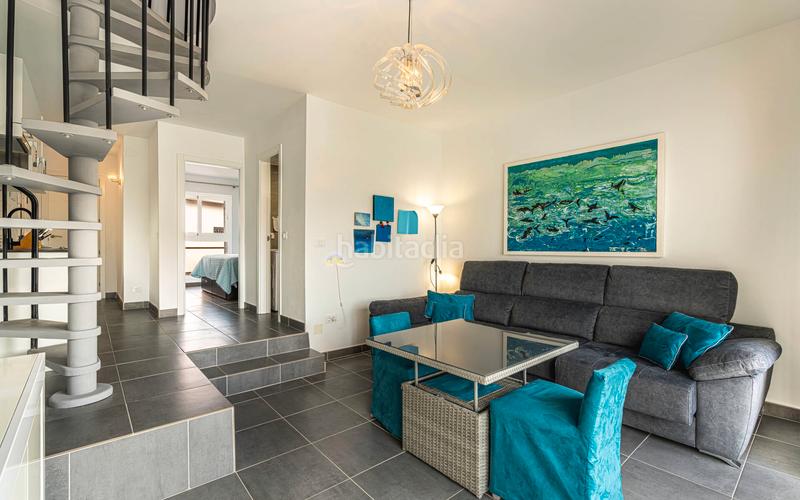 Foto d7bbc635-23b0-40cb-9b52-bd4c1a0bd978. Dúplex ático dúplex en venta en Los Cristianos con 2 habitaciones, 2 terrazas y piscina comunitaria, en Arona