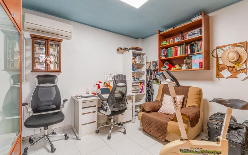 Foto 891650d6-1e5e-4665-9e45-44d6447e1327. Flat with heating parking in Centre Salt