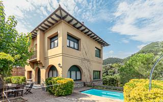 Maison  Ribas. Casa en venta en figarómontmany con 5 habitaciones, piscina y ja