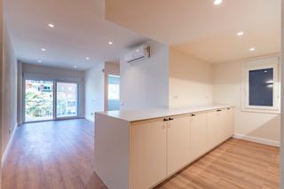 Appartement  Marina. Piso en venta en el fort pienc con 3 habitaciones y terraza, ref