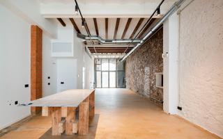 Miete Zweistöckige Wohnung  Masoliver. Loft en alquiler en el poblenou de doble altura con patio, a est