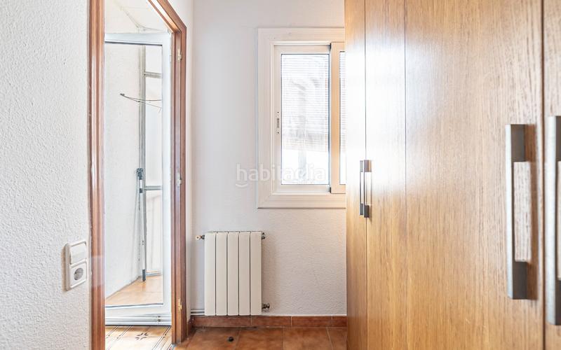 Foto 12781b51-de1c-4df6-ac00-3cfa42a5a5c3. Àtic amb calefacció a El Camp de l´Arpa del Clot Barcelona