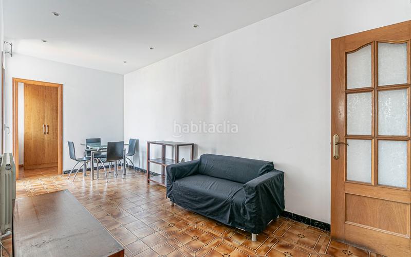 Foto e24f2662-8e23-41f7-8877-d4e86f9409f9. Àtic amb calefacció a El Camp de l´Arpa del Clot Barcelona