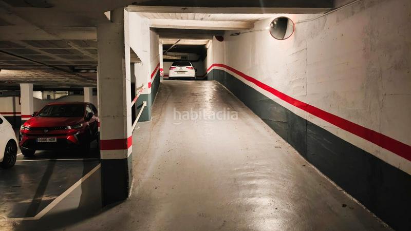Foto f7d91b2e-43a0-4b6b-a2a3-384397e0f2bc. Parking voiture dans Barri de les Corts Barcelona