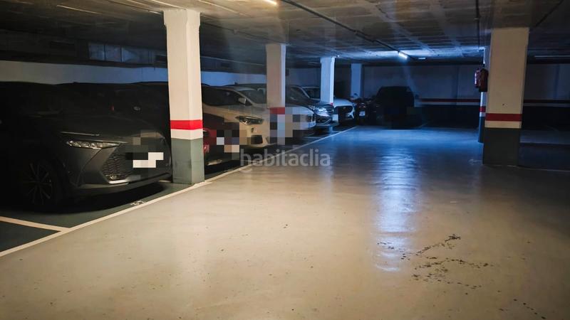 Foto f8ca7925-cec2-49d1-ad10-5428328e5d65. Parking voiture dans Barri de les Corts Barcelona