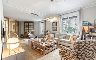 Appartement  Via augusta. Piso en venta en sant gervasigalvany con 5 habitaciones y 3 baño
