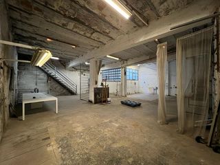 Bâtiment à usage industriel  Purissima concepcio. Local nave en venta de 628 m en poble sec, barcelona