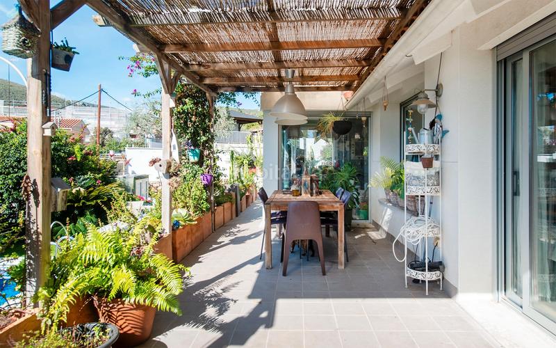 Foto 476566e2-ce02-4dfe-b72d-cdded9d955bb. Maison avec chauffage parking piscine dans Can Roca Castelldefels