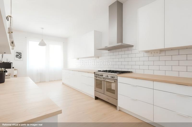 Foto fee23dbe-236e-46d1-8c9e-e6a9bd307c3e. Casa con riscaldamento parcheggio piscina in Centre Arenys de Mar