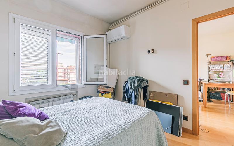 Foto 66221e71-762c-4f2e-9680-a7bd39e7434c. Àtic amb calefacció a El Camp de l´Arpa del Clot Barcelona