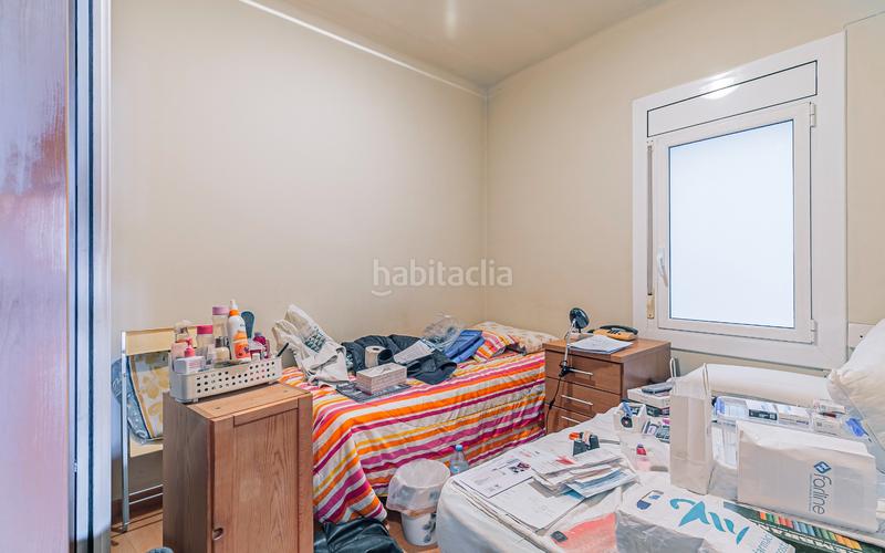 Foto 70fd1671-c90d-4516-af87-0fa7ff509eb9. Àtic amb calefacció a El Camp de l´Arpa del Clot Barcelona