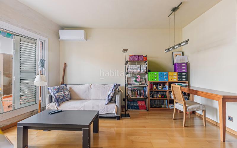 Foto b60bf287-60ea-483d-bb12-b6b0fe8d0a37. Àtic amb calefacció a El Camp de l´Arpa del Clot Barcelona