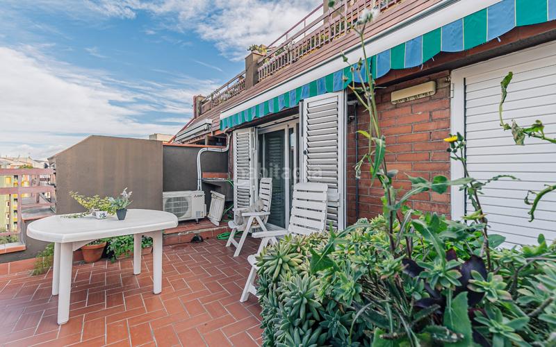 Foto ec5c7af1-a5dd-46f1-a65b-d90dab43d486. Àtic amb calefacció a El Camp de l´Arpa del Clot Barcelona