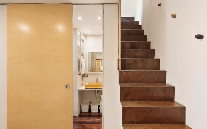 Foto b6042f7c-43ac-46ca-bfdf-a05db77fcb68. Dúplex piso en venta en el putxet i el farró con 3 habitaciones y terraza, en Barcelona