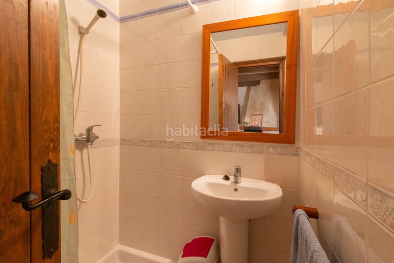 Foto ffd09095-16d1-4eee-9783-169367f6cc91. Masía en Capmany