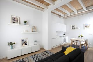 Maison  Aviació. Casa en venta en les corts con 1 habitación y gran terraza priva