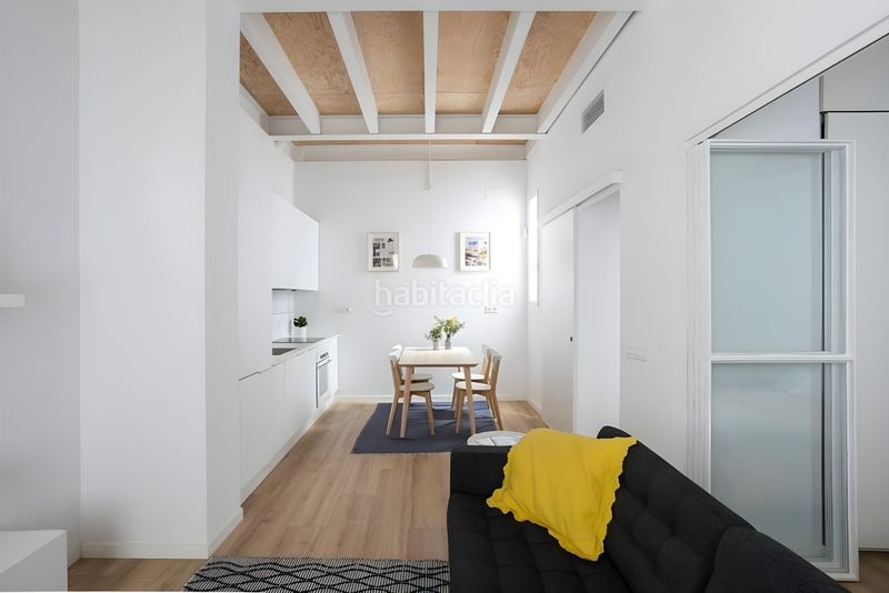 Foto bd9e4683-362f-427e-b357-6426a6b06354. Casa amb calefacció a Barri de les Corts Barcelona