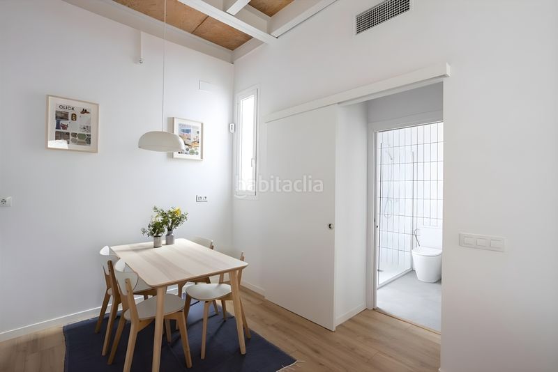 Foto c77ea3cd-a466-410d-b0fe-c5e395062231. Casa amb calefacció a Barri de les Corts Barcelona