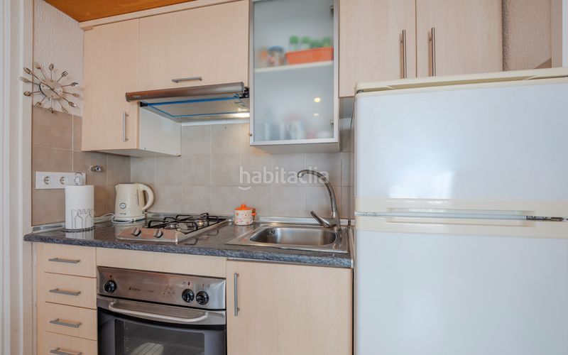 Foto 2c1e165e-63b9-4c6c-9efa-a83a966ebde2. Pis amb calefacció piscina a Fenals Lloret de Mar