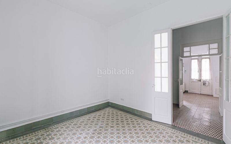 Foto 589482cb-8753-4894-8a94-9459cb960cf2. Casa amb calefacció a Guinardó Barcelona