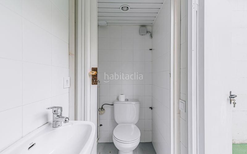 Foto 598b4e97-9252-4ad2-a359-5717b083767d. Casa amb calefacció a Guinardó Barcelona