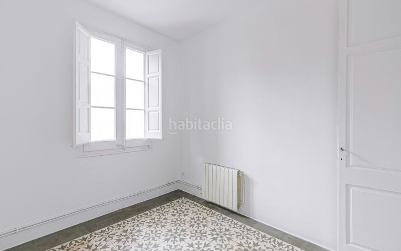 Foto 5f1215c5-7c15-4257-8d31-745411938314. Casa amb calefacció a Guinardó Barcelona