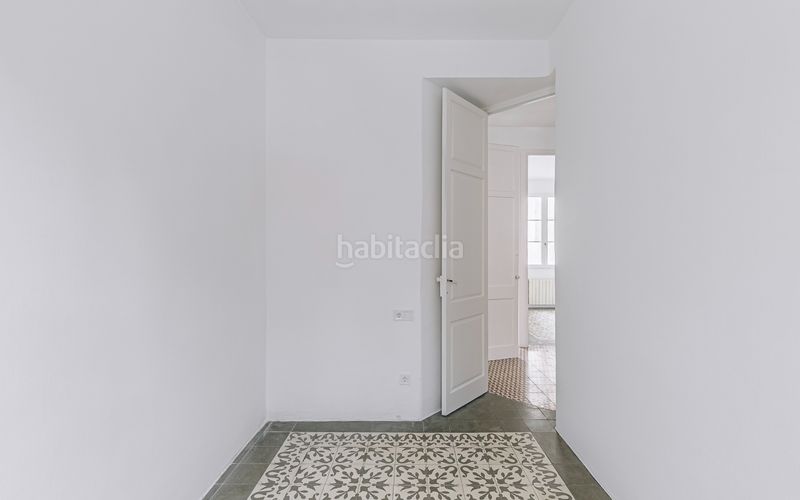 Foto 7cd71653-4e95-4b83-92d4-35953a630f2e. Casa amb calefacció a Guinardó Barcelona