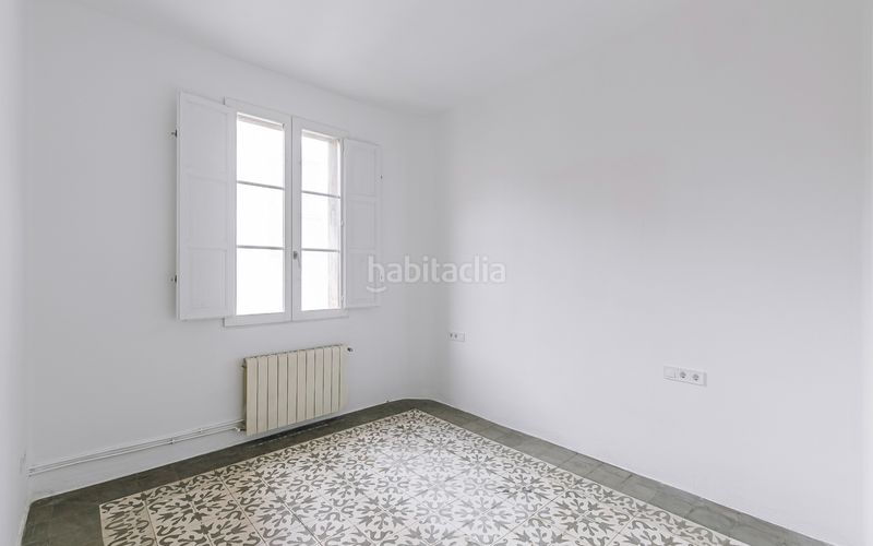Foto 83b0dea4-dca1-4322-b6cd-8a2692a84def. Casa amb calefacció a Guinardó Barcelona