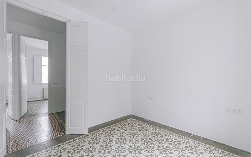Foto b494cd78-a2a4-4c99-a75f-4e2347129ae1. Casa amb calefacció a Guinardó Barcelona