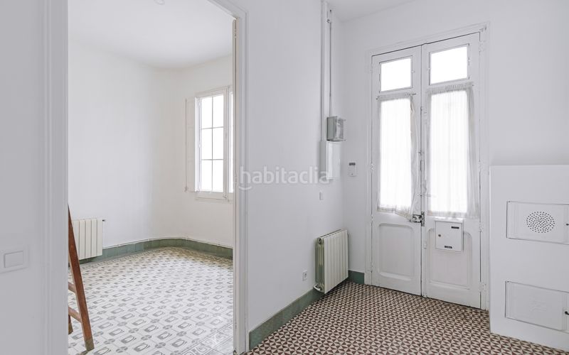 Foto d5729364-f0fc-476a-b3e2-f8f1dee201d5. Casa amb calefacció a Guinardó Barcelona