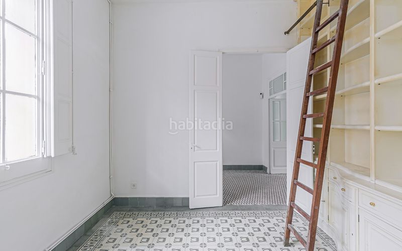 Foto d83c0e67-17b9-4214-b72b-79da529e4f0c. Casa amb calefacció a Guinardó Barcelona
