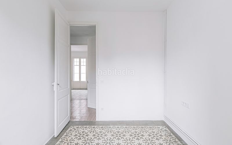 Foto f90b432c-9827-4d0b-aab3-634e640cec4e. Casa amb calefacció a Guinardó Barcelona