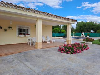 House  Riachuelos. Casa en venta en riachuelos con 4 habitaciones y piscina, albace