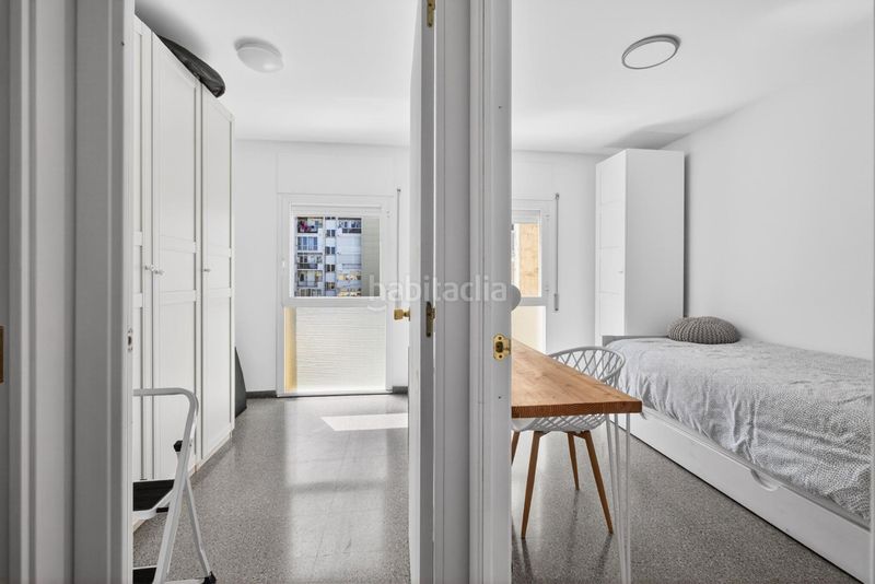 Foto a28f35a4-d2ea-49f1-b9c5-a0b59f08d0fb. Pis amb calefacció aparcament a Eixample Nord Girona